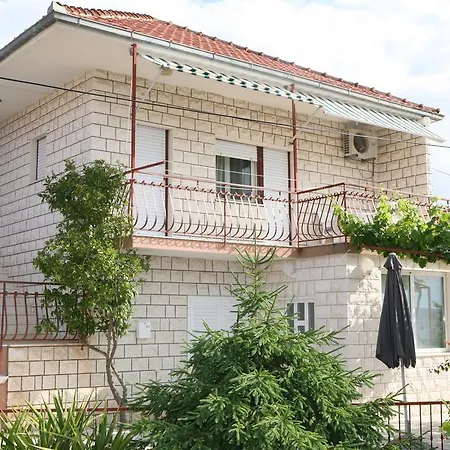 Apartment Nives Trogir Exterior foto