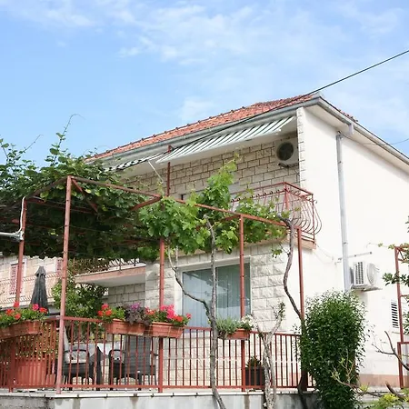 Apartment Nives Trogir Exterior foto