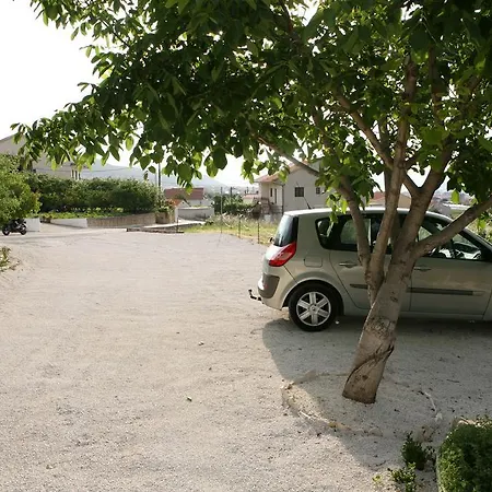 Apartment Nives Trogir Exterior foto