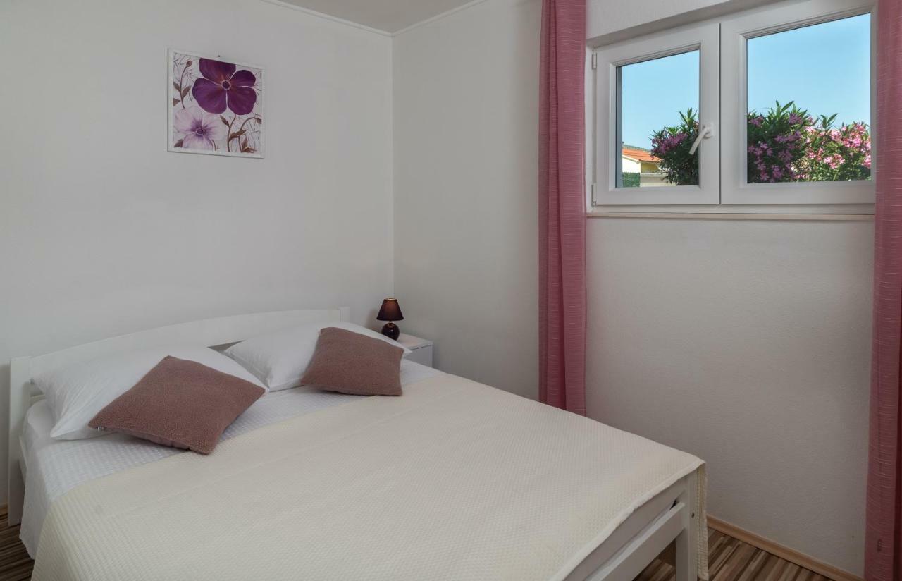 Nives Apartament