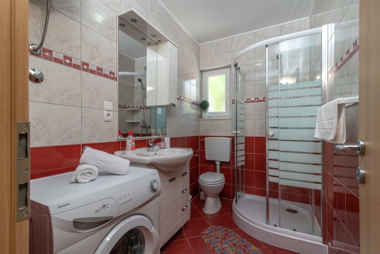 Apartment Nives *